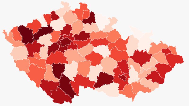 Koronavirová mapa: Karlovarsko dál tmavne. ČR má nejhorší čísla od června